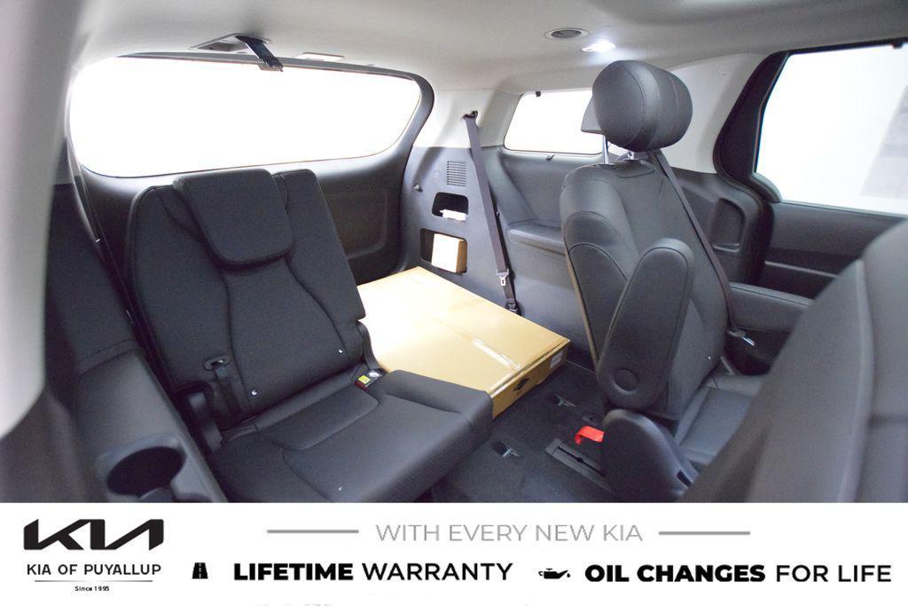 new 2025 Kia Carnival Hybrid car, priced at $57,765