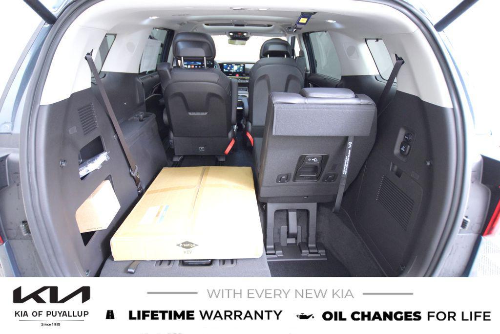 new 2025 Kia Carnival Hybrid car, priced at $57,765