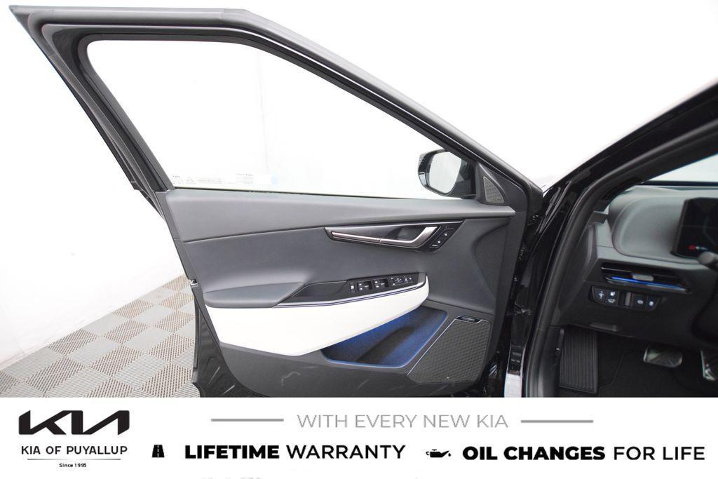 new 2025 Kia EV6 car, priced at $61,075