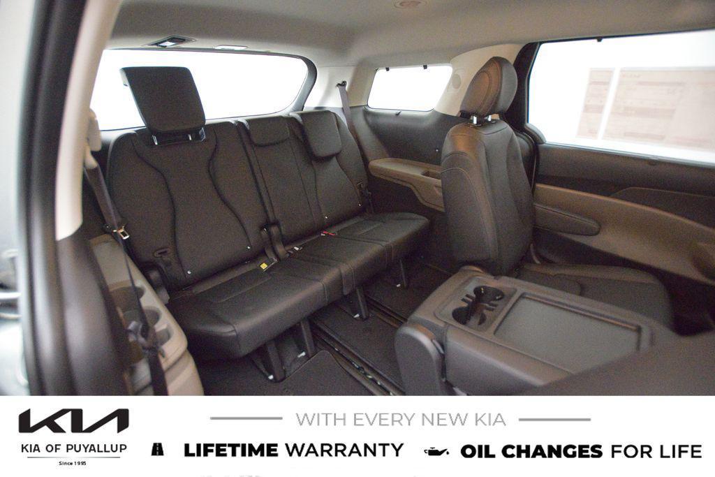 new 2026 Kia Carnival Hybrid car, priced at $45,385