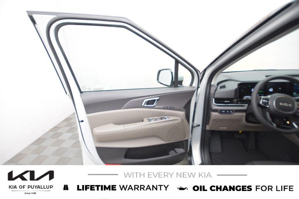 new 2026 Kia Carnival Hybrid car, priced at $45,385