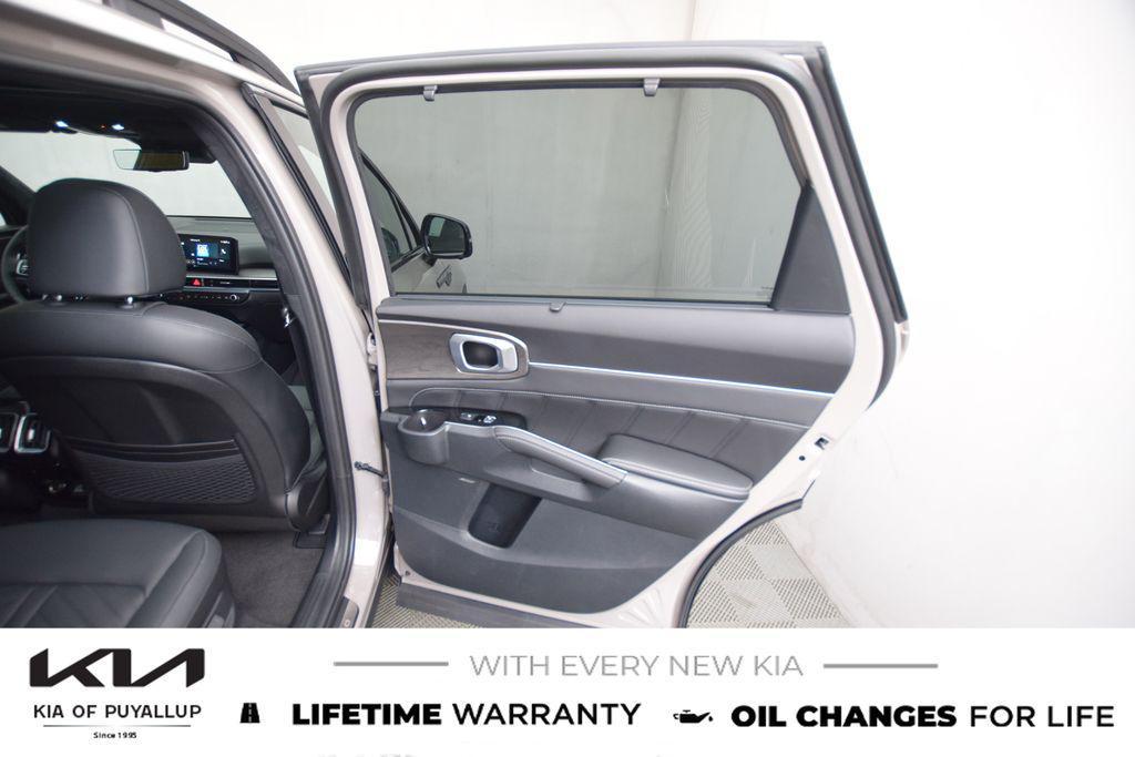 new 2025 Kia Sorento car, priced at $48,030