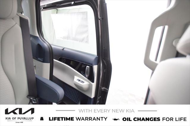new 2025 Kia Carnival Hybrid car, priced at $54,830