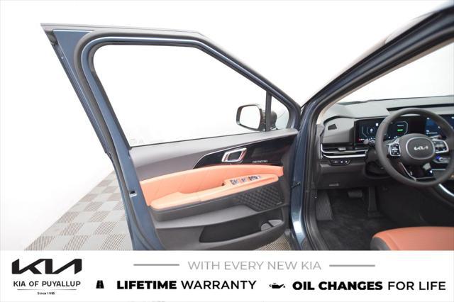 new 2025 Kia Carnival Hybrid car, priced at $54,980