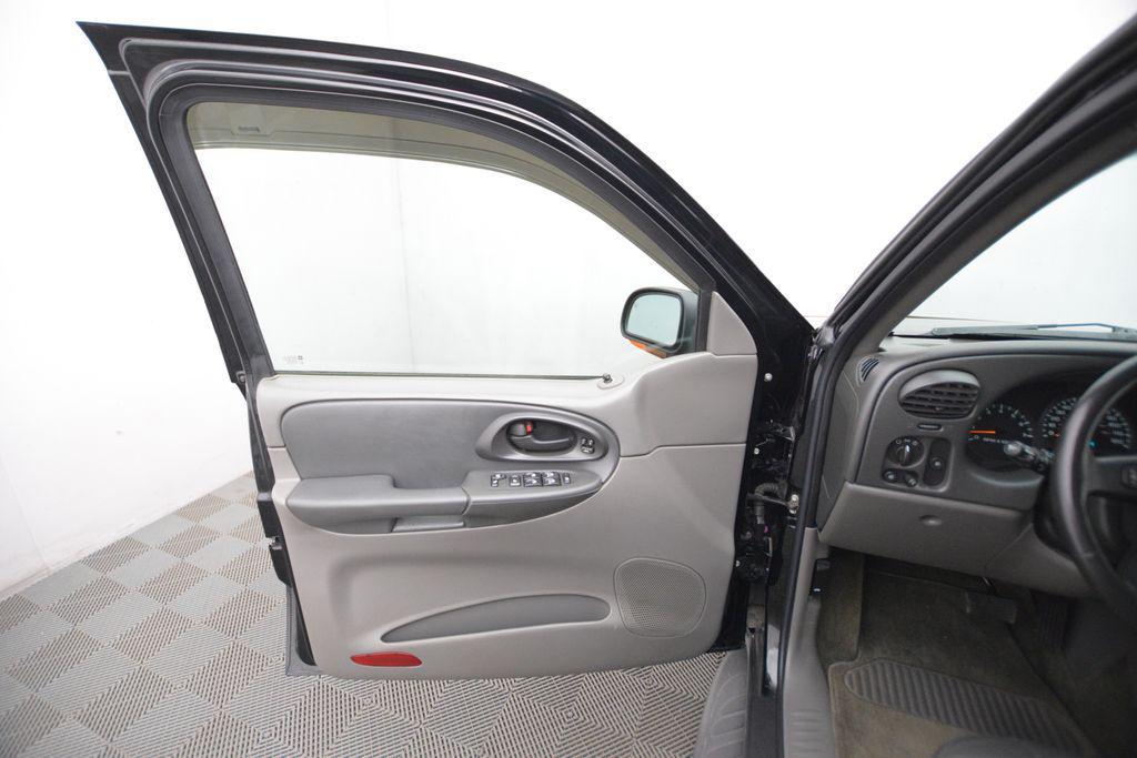 used 2002 Chevrolet TrailBlazer EXT car, priced at $5,899