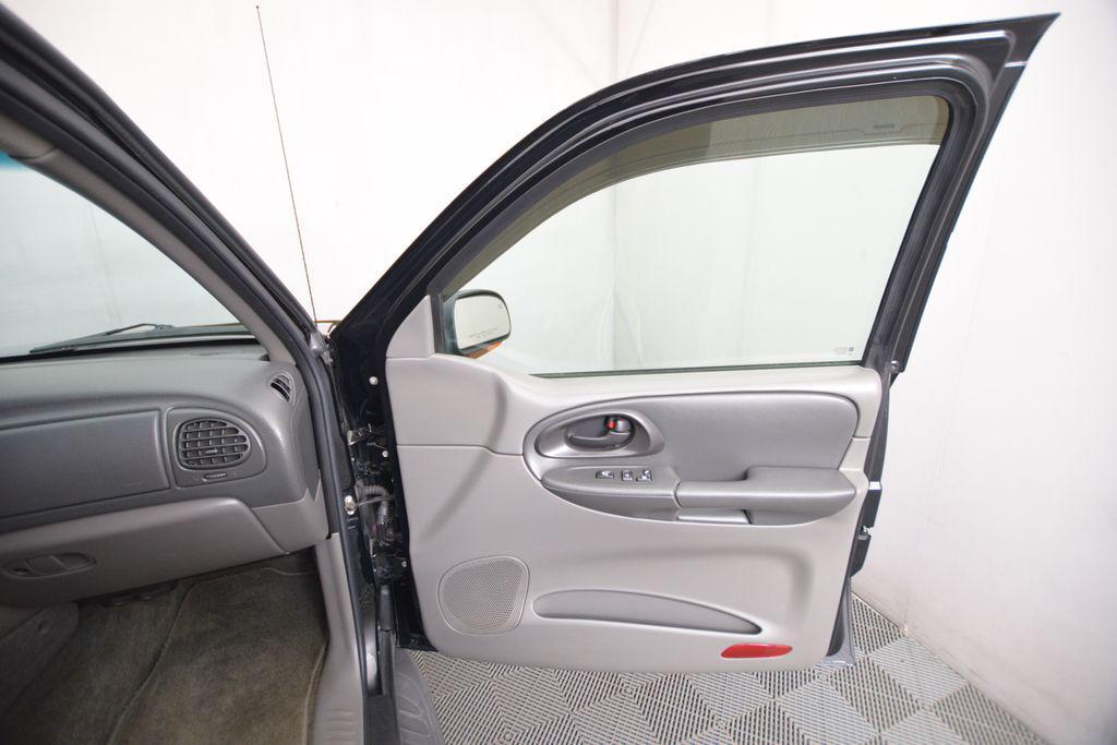 used 2002 Chevrolet TrailBlazer EXT car, priced at $5,899