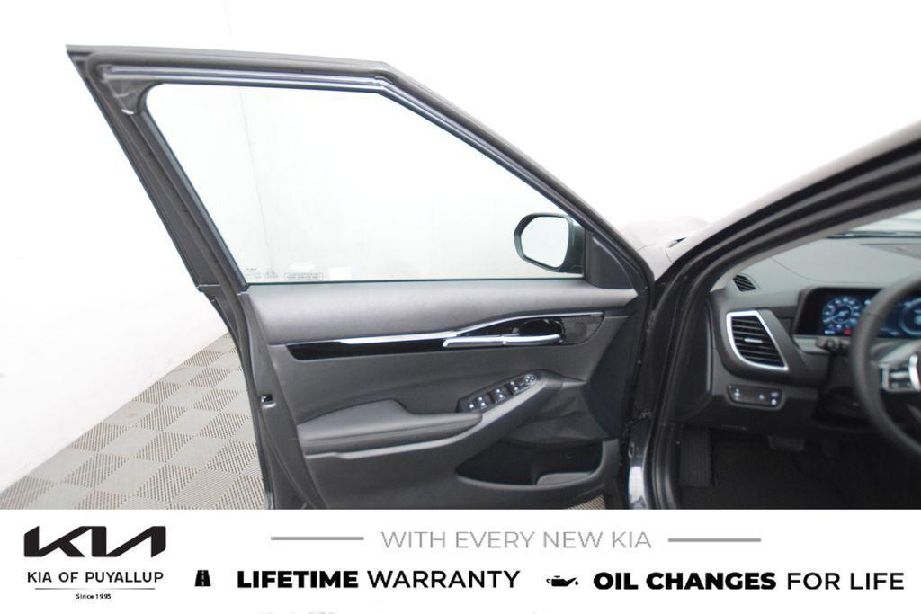 new 2026 Kia Seltos car, priced at $30,975