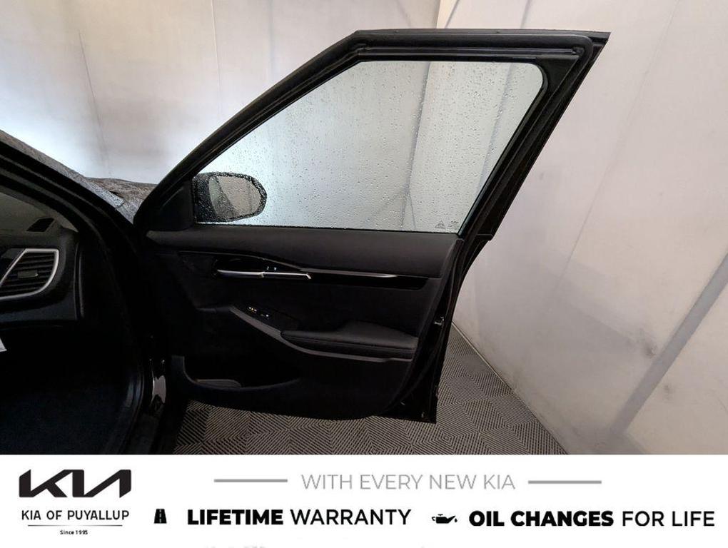 new 2025 Kia Seltos car, priced at $28,820
