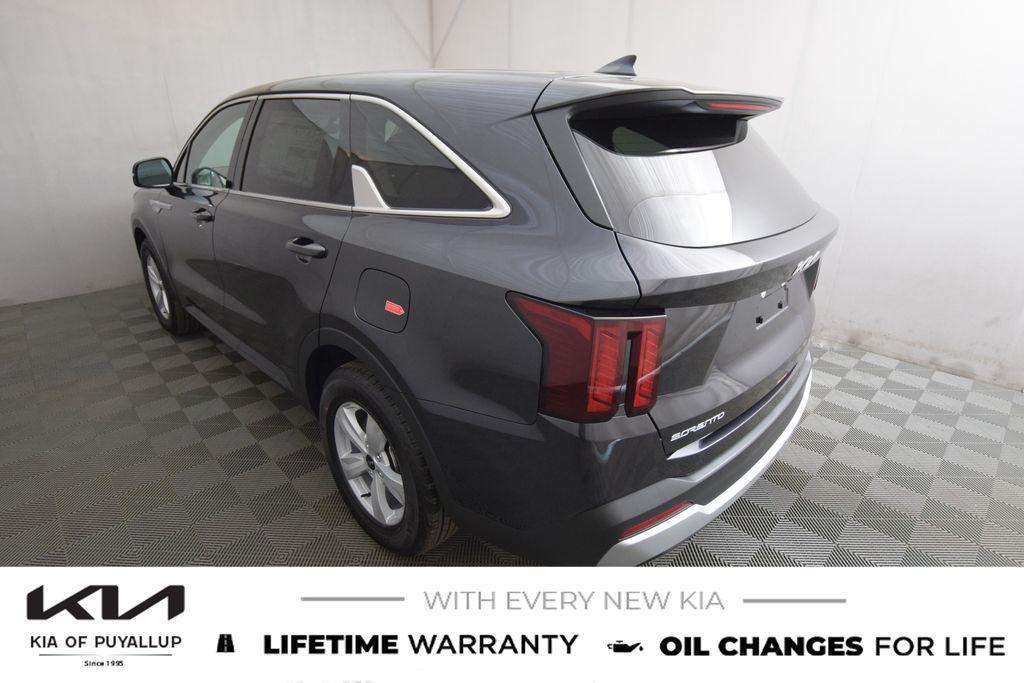 new 2025 Kia Sorento car, priced at $32,995