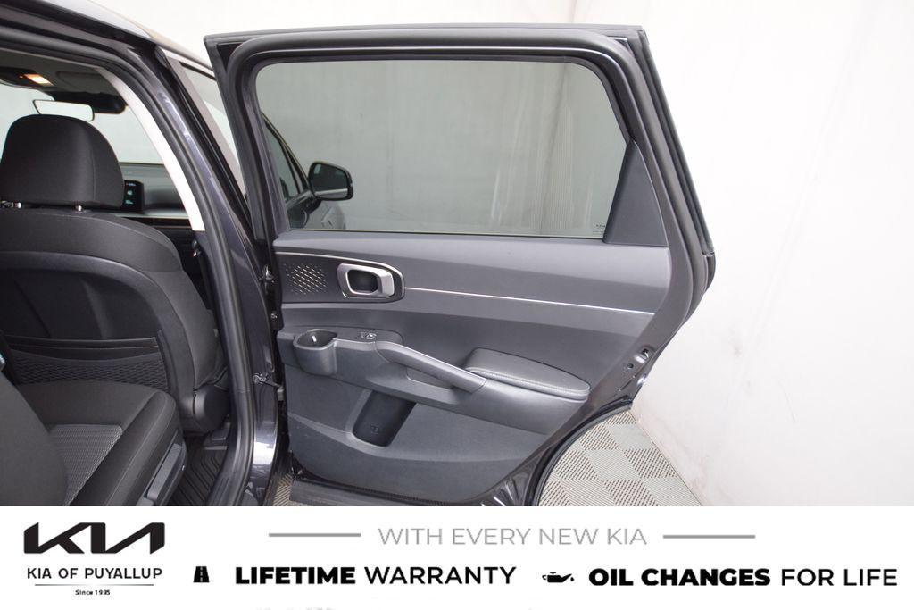 new 2025 Kia Sorento car, priced at $32,995