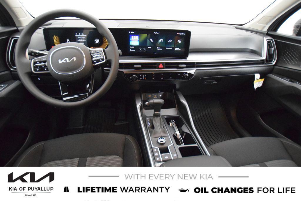 new 2025 Kia Sorento car, priced at $32,995
