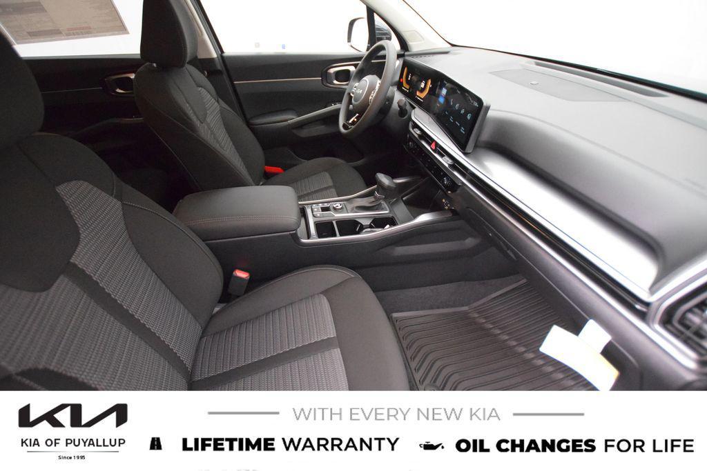 new 2025 Kia Sorento car, priced at $32,995
