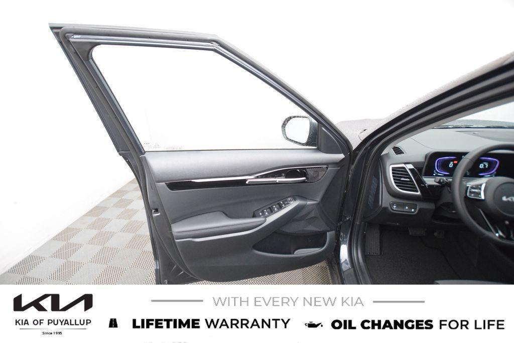 new 2025 Kia Seltos car, priced at $27,495