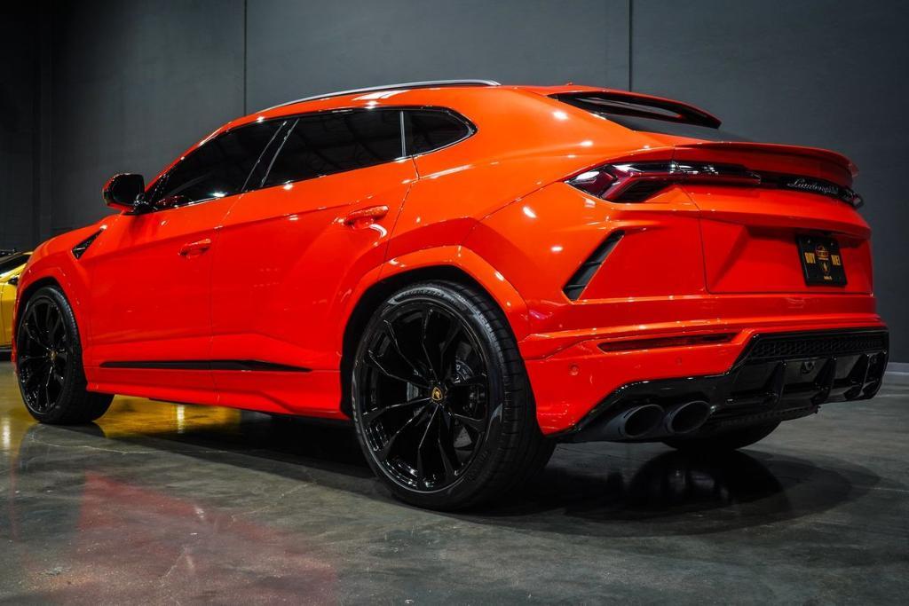 used 2022 Lamborghini Urus car, priced at $234,989