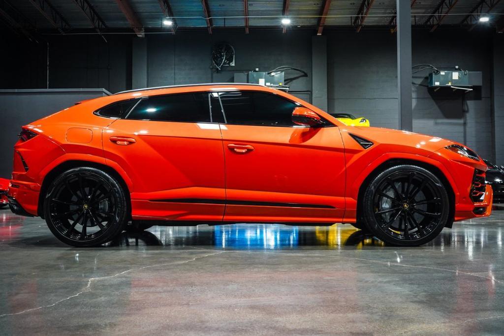 used 2022 Lamborghini Urus car, priced at $234,989