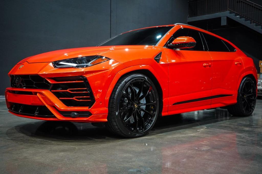 used 2022 Lamborghini Urus car, priced at $234,989