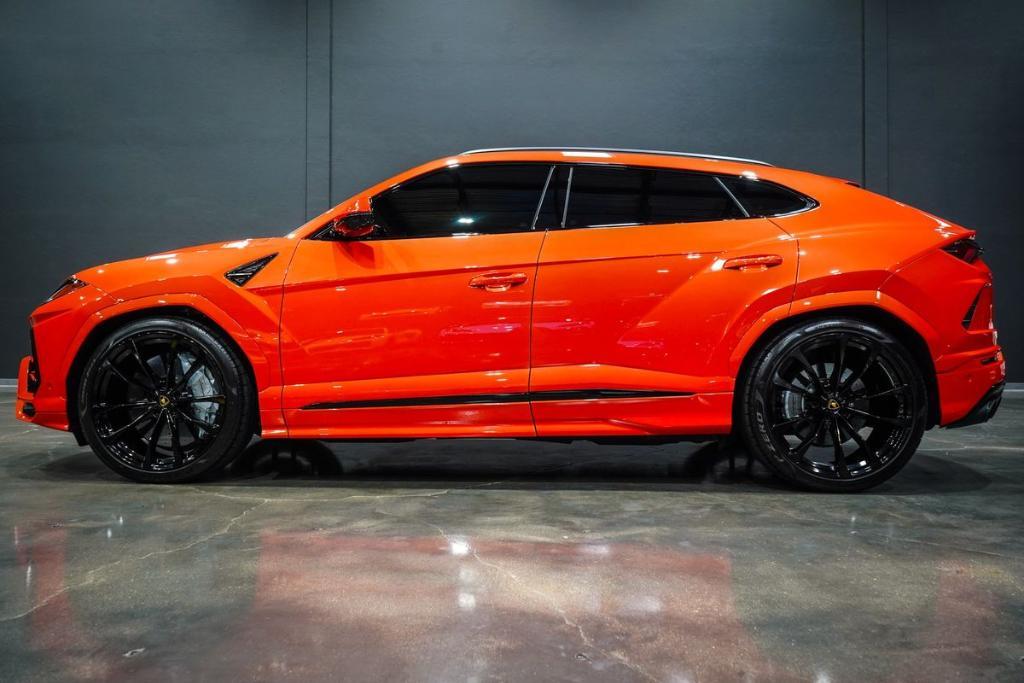 used 2022 Lamborghini Urus car, priced at $234,989