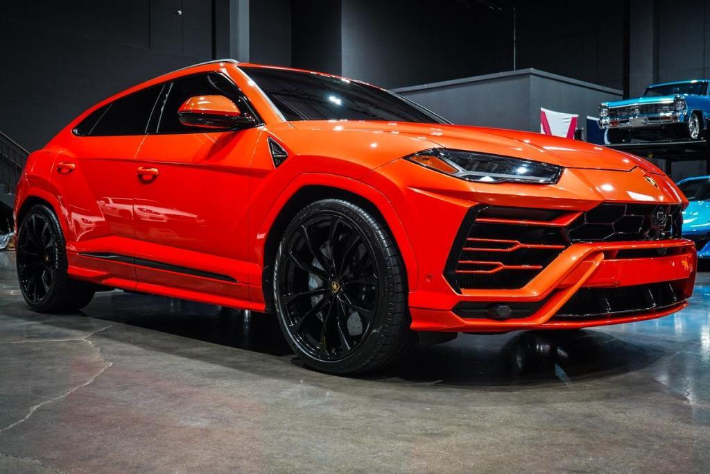 used 2022 Lamborghini Urus car, priced at $234,989