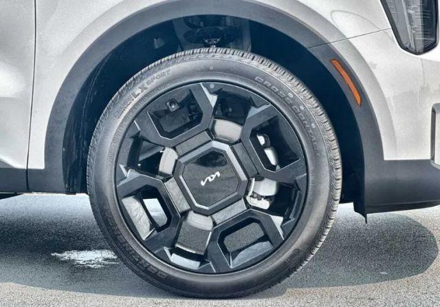 used 2024 Kia Sorento car, priced at $23,990