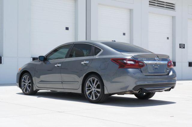 used 2018 Nissan Altima car