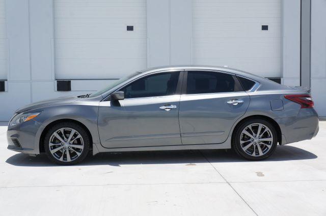 used 2018 Nissan Altima car