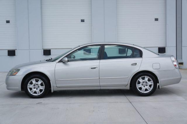 used 2006 Nissan Altima car, priced at $3,995