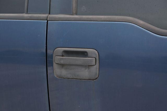 used 2006 Ford F-150 car, priced at $4,500