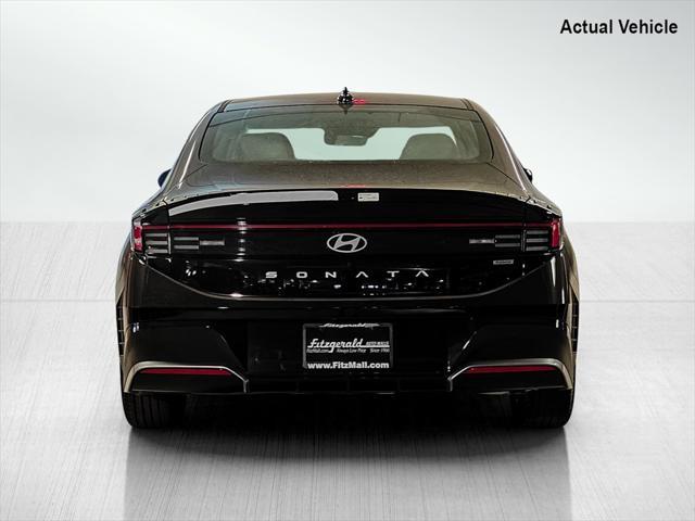 new 2025 Hyundai Sonata Hybrid car, priced at $30,817