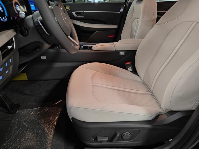 new 2025 Hyundai Sonata Hybrid car, priced at $30,817
