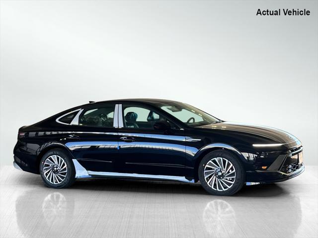 new 2025 Hyundai Sonata Hybrid car, priced at $31,117