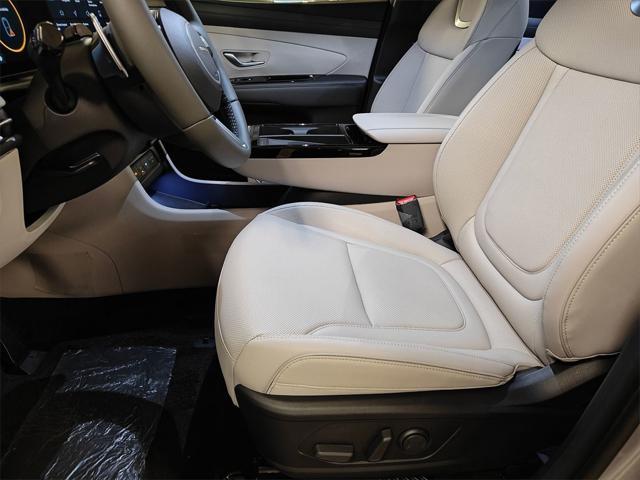 new 2025 Hyundai TUCSON Hybrid car, priced at $41,449