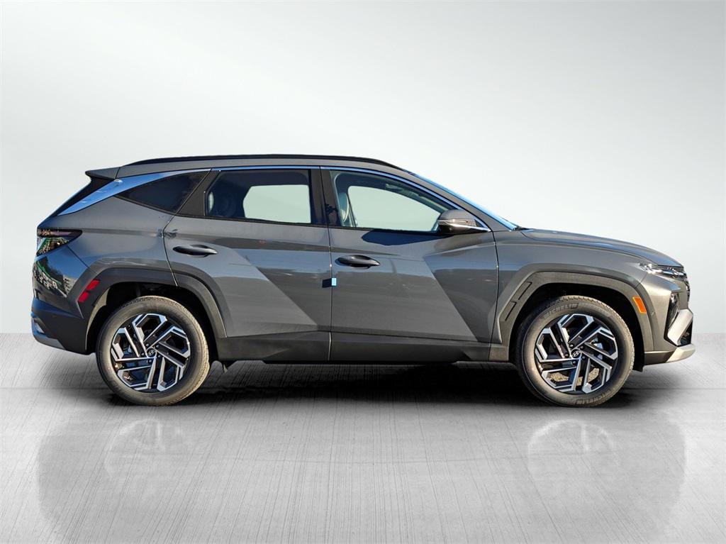 new 2026 Hyundai TUCSON Hybrid car, priced at $42,811