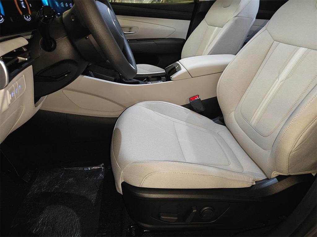 new 2025 Hyundai Tucson car, priced at $32,185