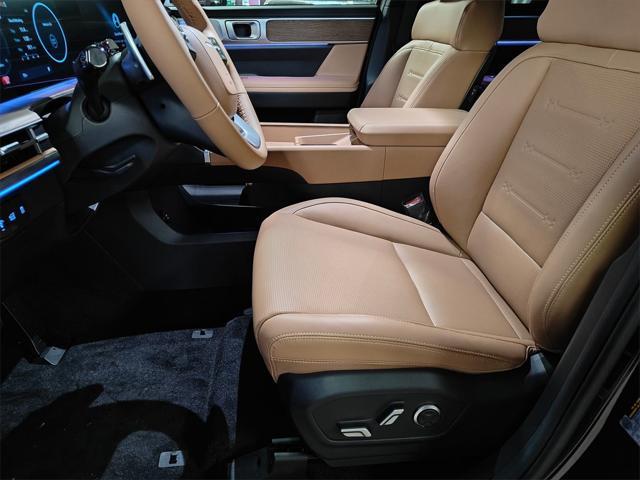 new 2025 Hyundai Santa Fe car, priced at $46,016