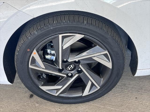 new 2025 Hyundai Elantra car, priced at $25,513