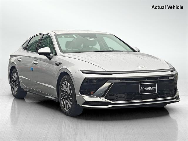new 2025 Hyundai Sonata Hybrid car, priced at $30,708