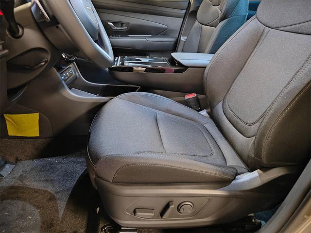new 2025 Hyundai TUCSON Hybrid car, priced at $33,673