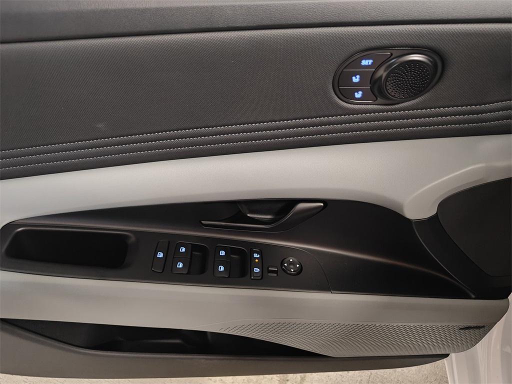 new 2025 Hyundai ELANTRA HEV car, priced at $26,562