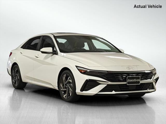 new 2025 Hyundai Elantra car, priced at $26,286