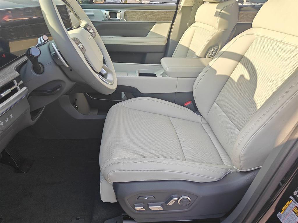 new 2025 Hyundai SANTA FE HEV car, priced at $48,447