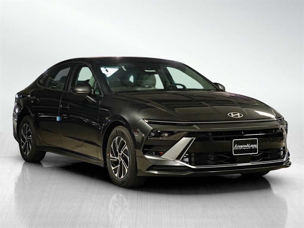 new 2026 Hyundai Sonata Hybrid car, priced at $29,847