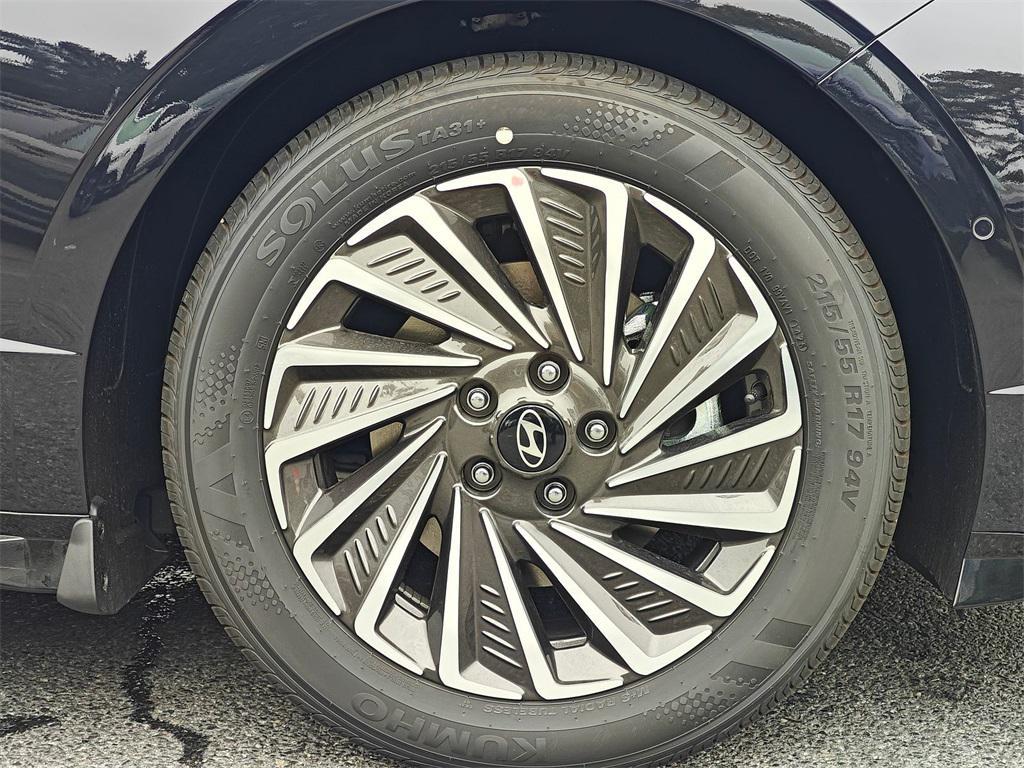 new 2025 Hyundai Sonata Hybrid car, priced at $36,920