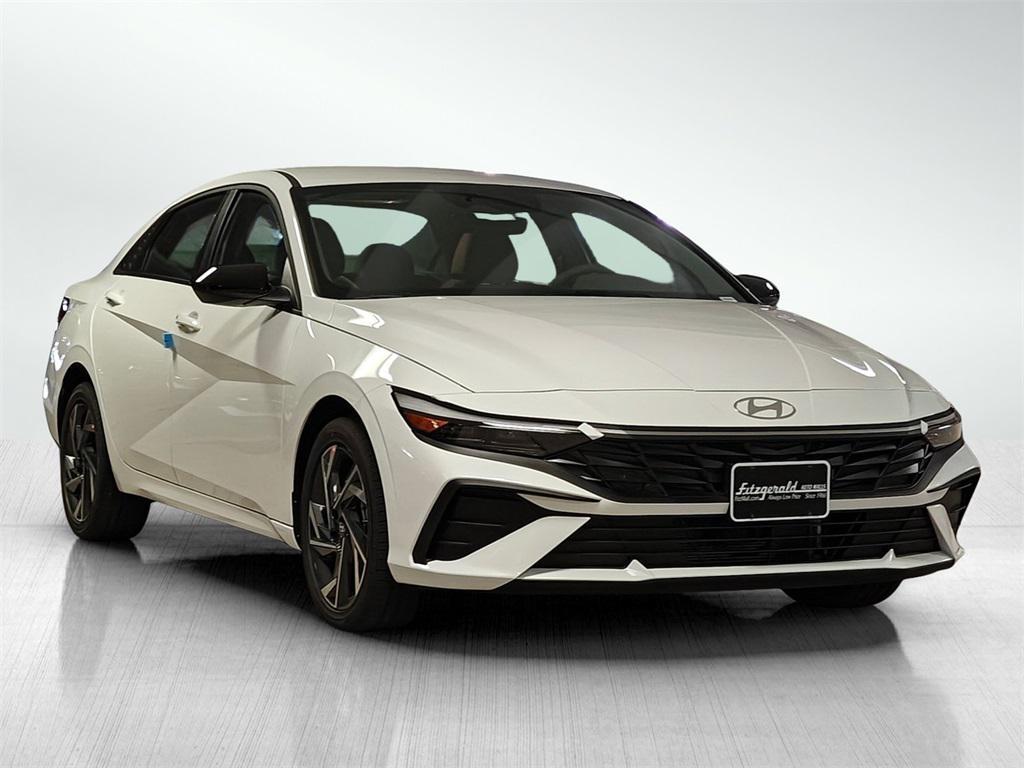 new 2025 Hyundai Elantra car, priced at $27,060