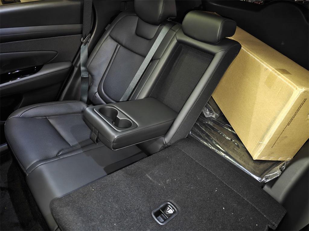 new 2025 Hyundai TUCSON Hybrid car, priced at $40,005