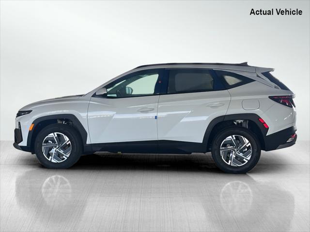 new 2025 Hyundai TUCSON Hybrid car, priced at $33,119