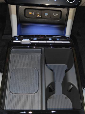 new 2025 Hyundai TUCSON Hybrid car, priced at $36,625