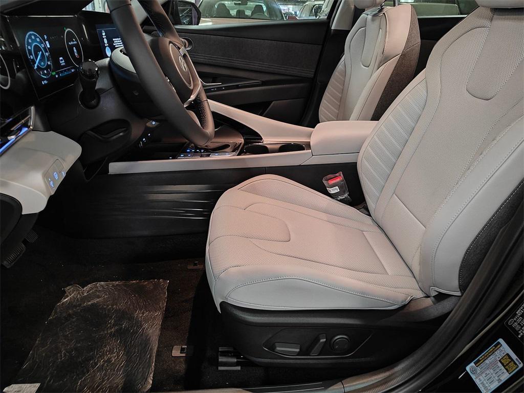 new 2025 Hyundai ELANTRA HEV car, priced at $25,781