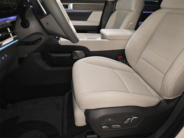 new 2025 Hyundai SANTA FE HEV car, priced at $48,104