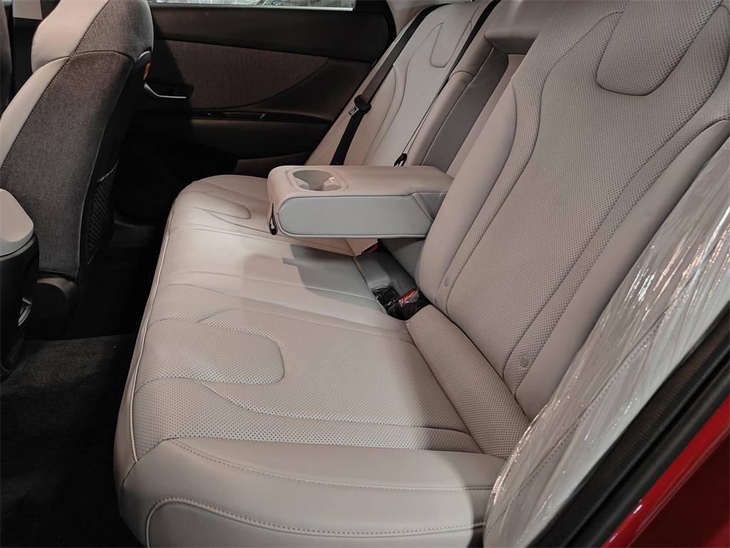 new 2025 Hyundai ELANTRA HEV car, priced at $26,562