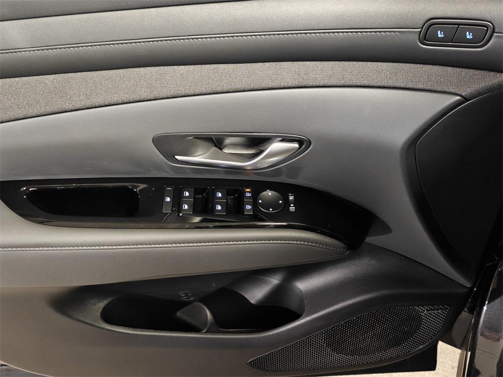 new 2025 Hyundai TUCSON Hybrid car, priced at $41,156